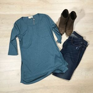 Teal 3/4 length sleeve pocket tee